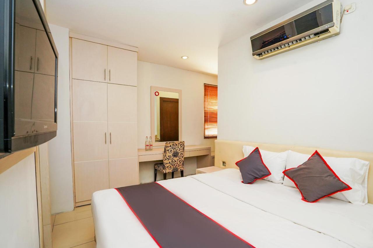Hotel Collection O 29 Twin Tower à Sorabaya Extérieur photo