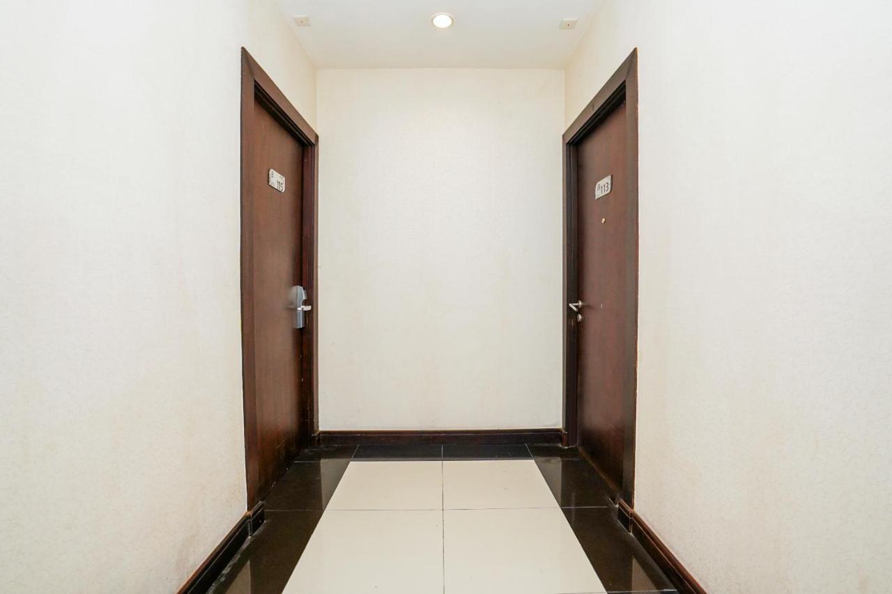 Hotel Collection O 29 Twin Tower à Sorabaya Extérieur photo